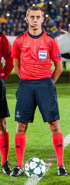 Clément Turpin nommé arbitre de la finale de la Ligue des Champions 2026 : une consécration historique