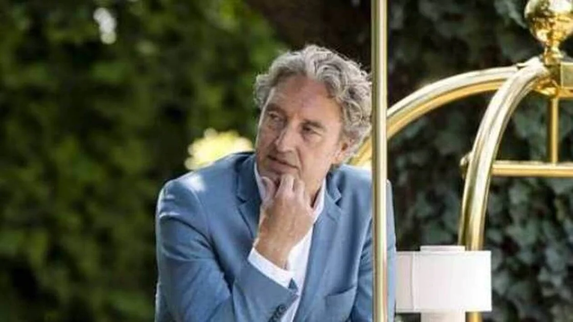 Emmanuel Teyssier, incarné par Benjamin Baroche, signe son grand retour dans « Ici tout commence », le vendredi 10 avril 2026, sur TF1.