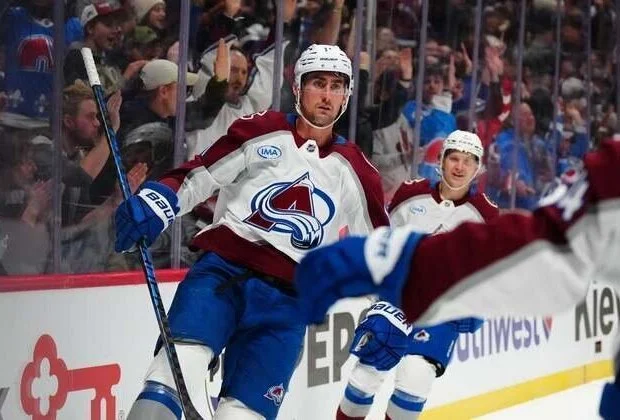 Brock Nelson, Nathan MacKinnon guide Avalanche past Kings