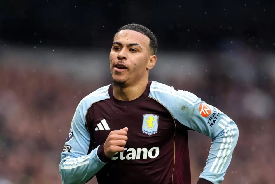 Morgan Rogers running during Aston Villa's game against Tottenham.