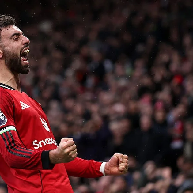 Preview image for Bruno Fernandes and Bunny Shaw win FWA Footballer of the Year awards