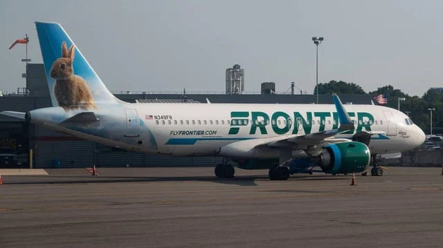 r/frontierairlines - Moment 'limbs' reported on runway after frontier plane hits and kills person