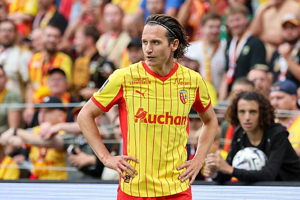 Florian Thauvin of RC Lens looks on during the Ligue 1 McDonald's match between RC Lens and Olympique Lyonnais at Stade Bollaert-Delelis on August...