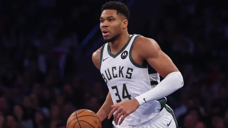 New bombshell Giannis Antetokounmpo news opens door for blockbuster Warriors trade image