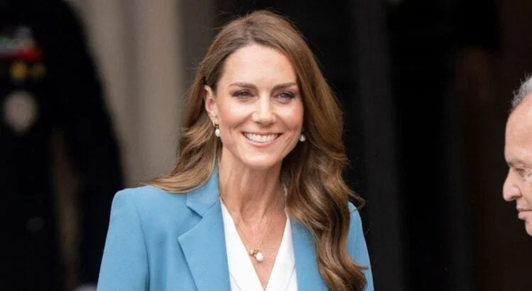 kate-middleton-adepte-des-jeux-a-boire-les-revelations-folles-de-mike-tindall-elle-y-joue-encore-avec-nous