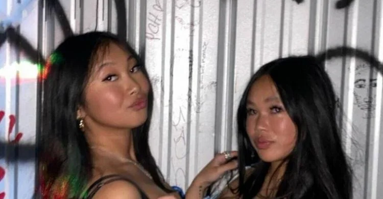 Cette photo "provocante" de Jade et Joy Hallyday fait bondir les internautes, "votre père n'aurait pas apprécié"