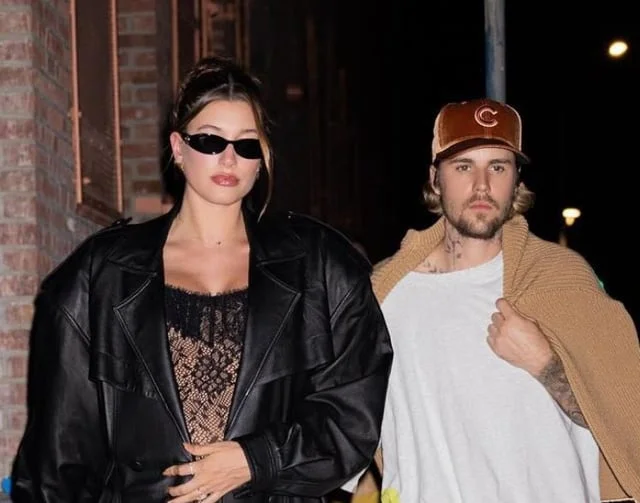 r/JUSTINBIEBER - Justin and Hailey Bieber step out for dinner today in New York City.
