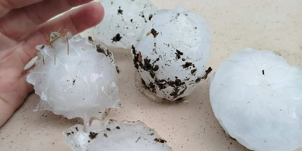 Orages violents : de gros grêlons au Pays basque, dans les Landes, en Dordogne et au Lot-et-Garonne... Revivez le fil de la journée