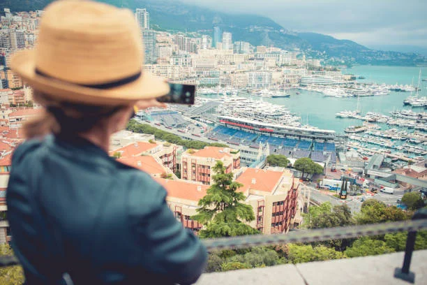 woman traveling in monaco - monaco travel lifestyle stock pictures, royalty-free photos & images