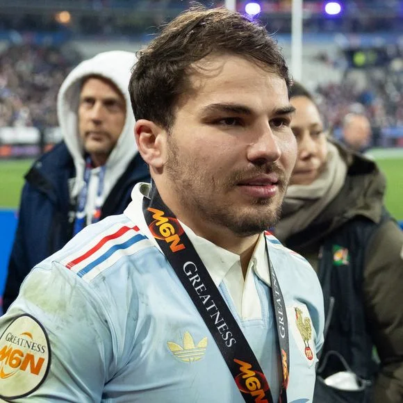 Antoine Dupont lors du match de rugby du Tournoi des Six Nations France contre Angleterre au Stade de France à Saint-Denis le 14 mars 2026. Photo : AGENCE / BESTIMAGE