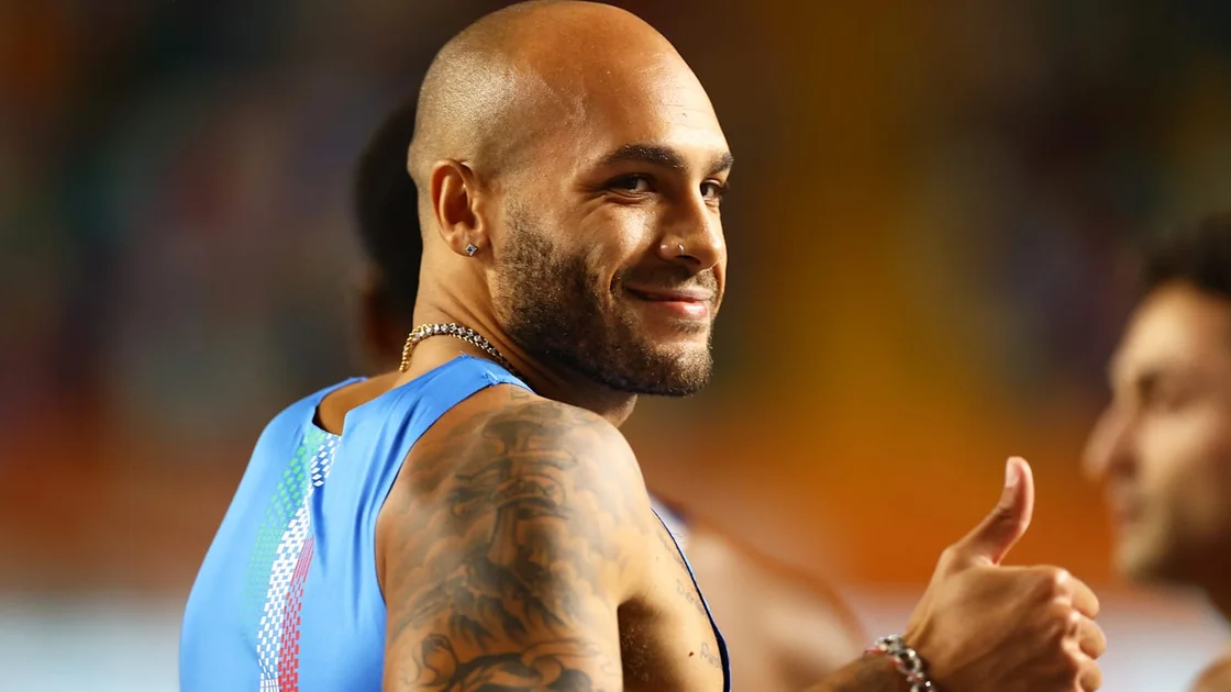 Marcell Jacobs - thumbs up - 2023 European Indoor Athletics Championships