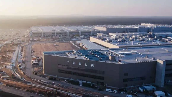 Tesla ouvre sa Gigafactory aux start-up pour accélérer ses batteries : un changement stratégique qui révèle les défis de la production des cellules 4680. © Tesla