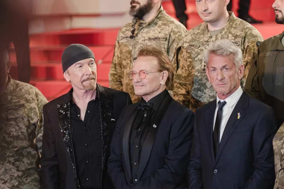- Sean Penn“Bono: Stories of Surrender” plonge au coeur de la vie mouvementée d’un musicien emblématique