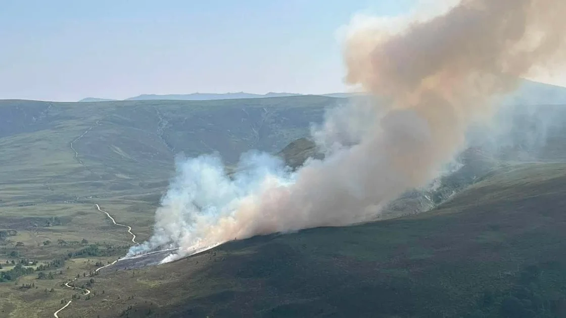 Wildfire spreads in Cairngorms, residents urged to avoid forest park
