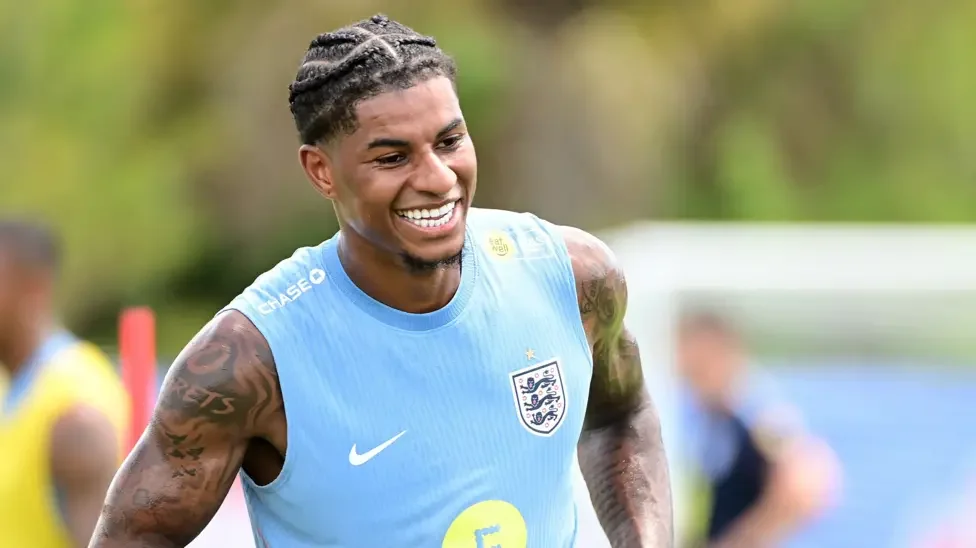 r/ManchesterUnited - It's official: Marcus Rashford will return to Manchester United after Barcelona's option to buy deadline passed yesterday without being activated.