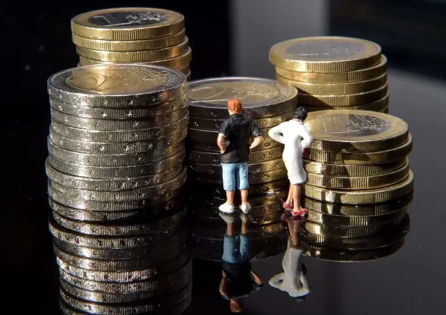 La dette française est un poids pour le budget et pour l'équilibre des finances publiques.