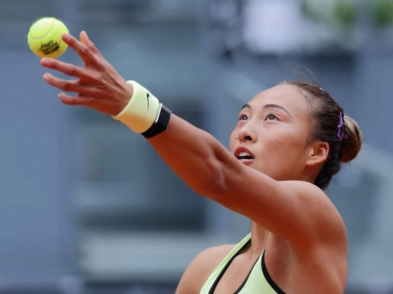 Olympic champ Zheng back in the hunt â and US Open third round
