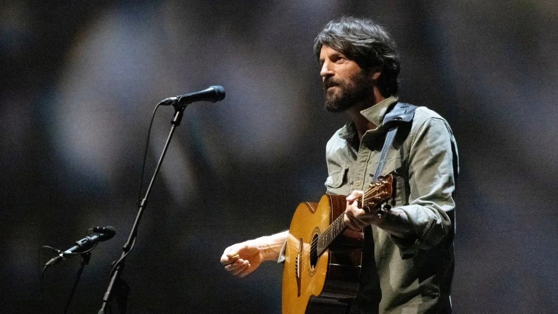 Ray LaMontagne Collapses Onstage in Nashville, Treated for Heat-Related Dehydration