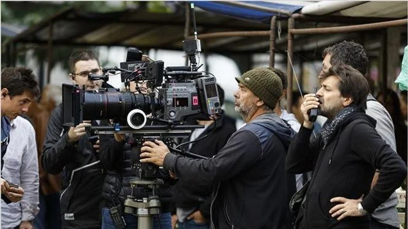 Luc Besson sur un plateau de tournage