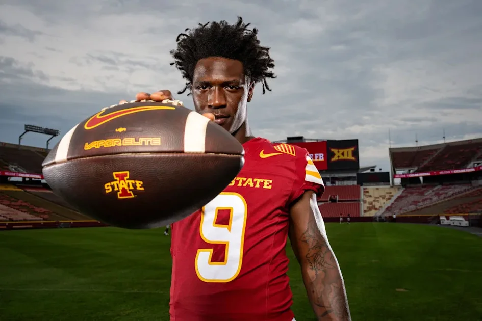 Iowa State's Jaheim Singletary carted off field after injury