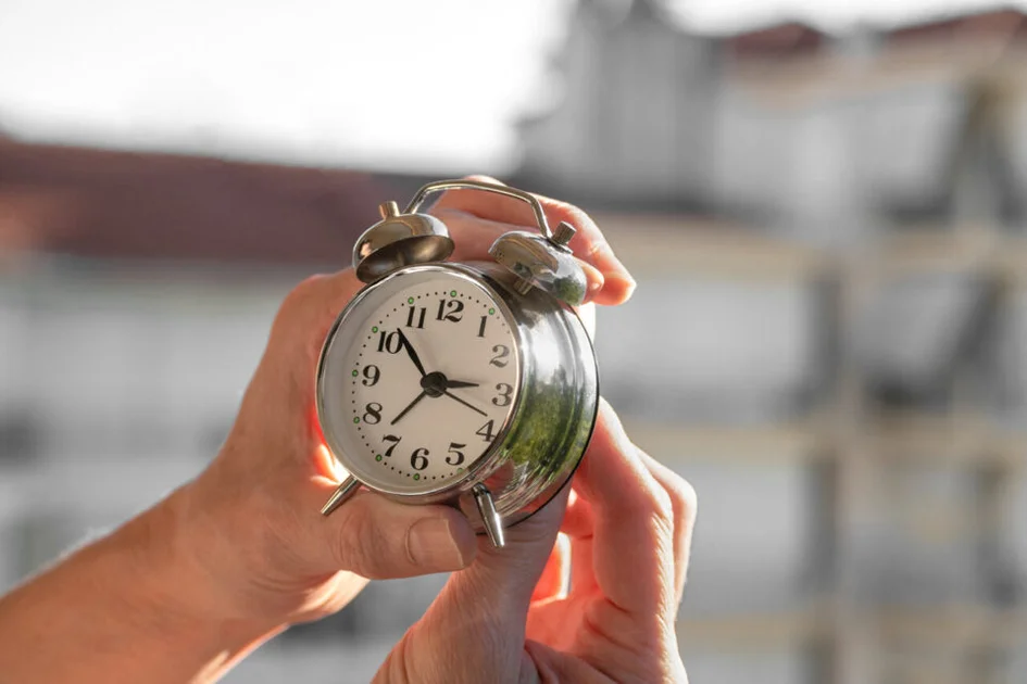 À 3 heures du matin, il sera de nouveau 2 heures lors du passage à l’heure d’hiver.