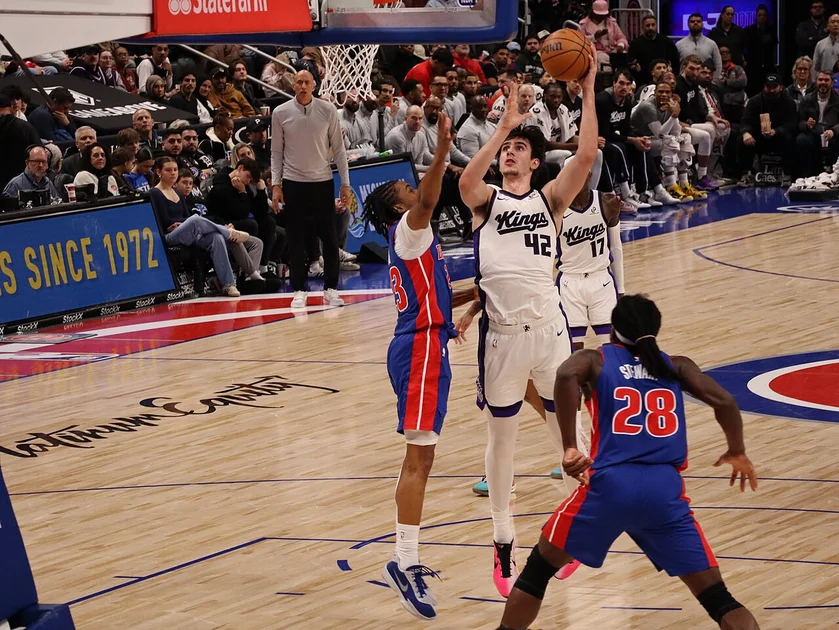 Maxime Raynaud en feu : le pivot français des Kings s'impose comme prétendant au rookie du mois en NBA