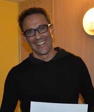 Julien Courbet, voix des sans-voix : entre colère contre la préfecture et nostalgie foot, l'animateur reste un militant engagé