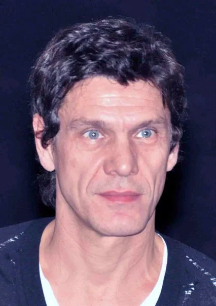 Marc Lavoine : retour sur le devant de la scène entre musique, théâtre et confessions intimes