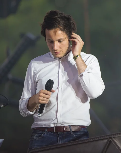 Vianney en tournée 2025 : l'auteur-compositeur français confirme son statut de valeur sûre de la chanson